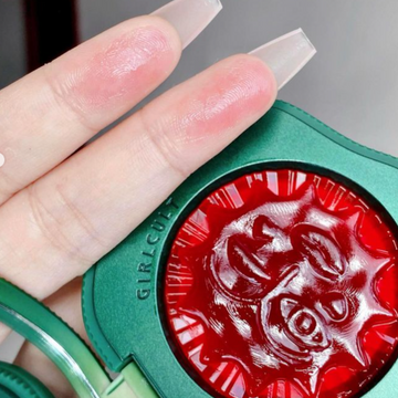 The Beauty of Girlcut: Revolutionizing Makeup Trends for Christmas 2024